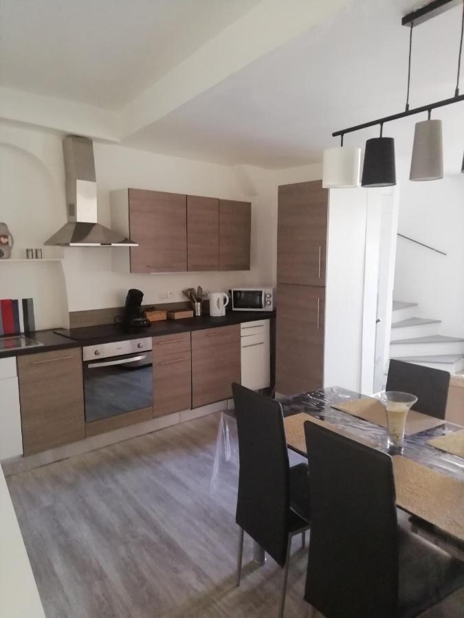Ancienne Caserne Du Chateau Azille 외부 사진
